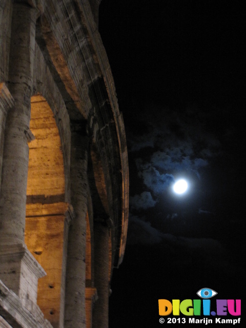 SX31624 Moon lit Colosseum at night